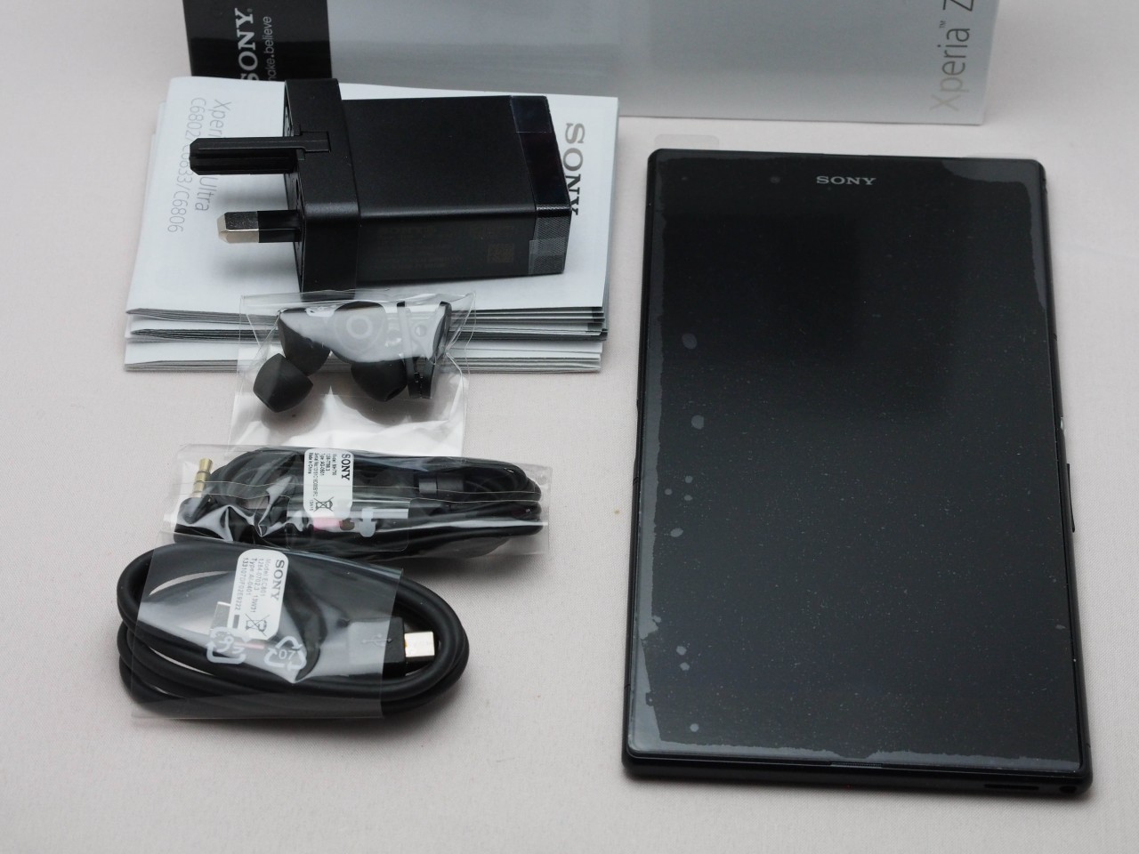 Sonyの6.4インチファブレット、Xperia Z Ultraがやってきた Dream Seed. Sonyの6.4インチファブレット、Xperia Z Ultraがやってきた Dream Seed.
