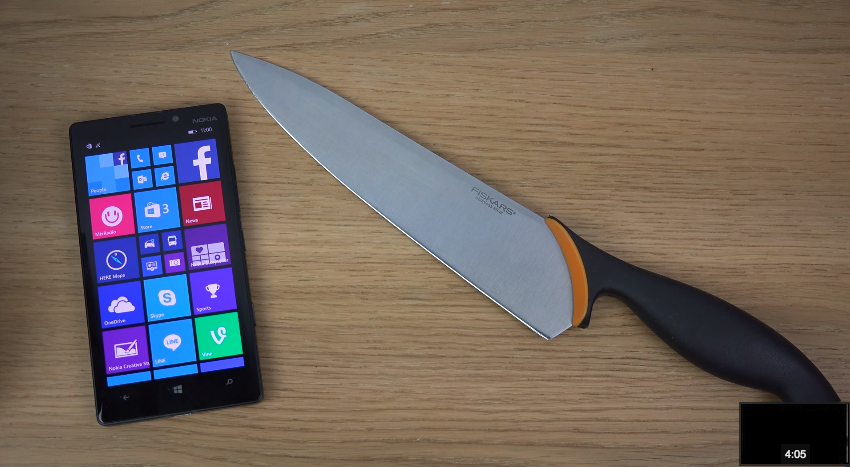 Nokia_Lumia_930_-_Knife_Screen_Test__4K__-_YouTube