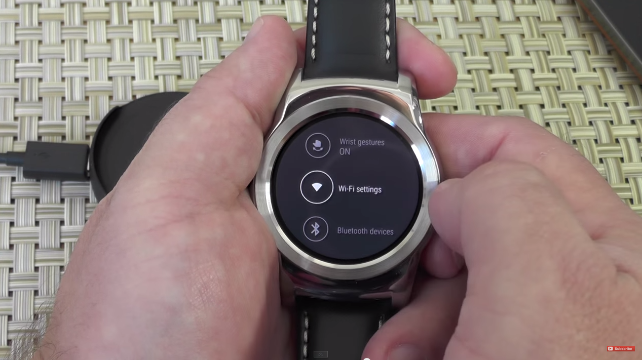 LG_Watch_Urbane_and_Android_5_1_1_setup_-_YouTube 3