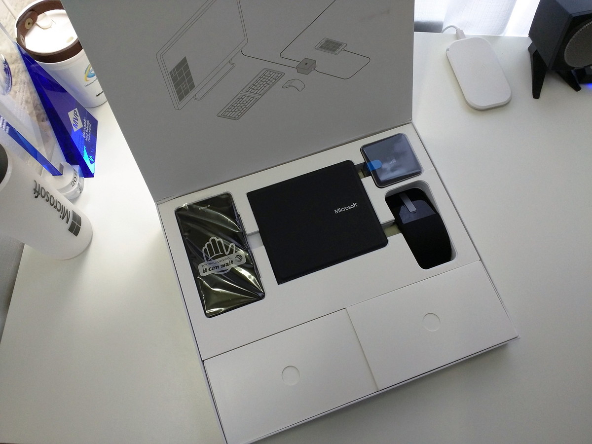 lumia-home-trial-packaging-open