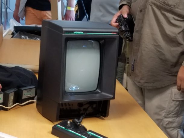 アスキー総研の遠藤さんが持ち込んだ「光速船」(ゲーム機)。かなりマニアックな品です。