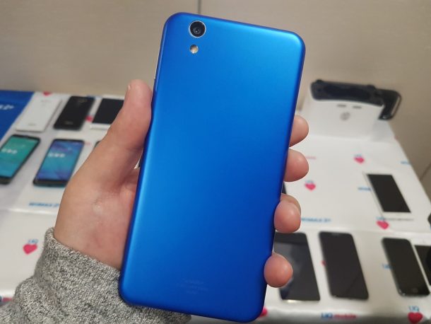 AQUOS Lのブルー