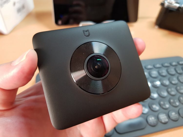 Xiaomiの360度アクションカメラ 「Xiaomi mijia 3.5K Panorama Action 
