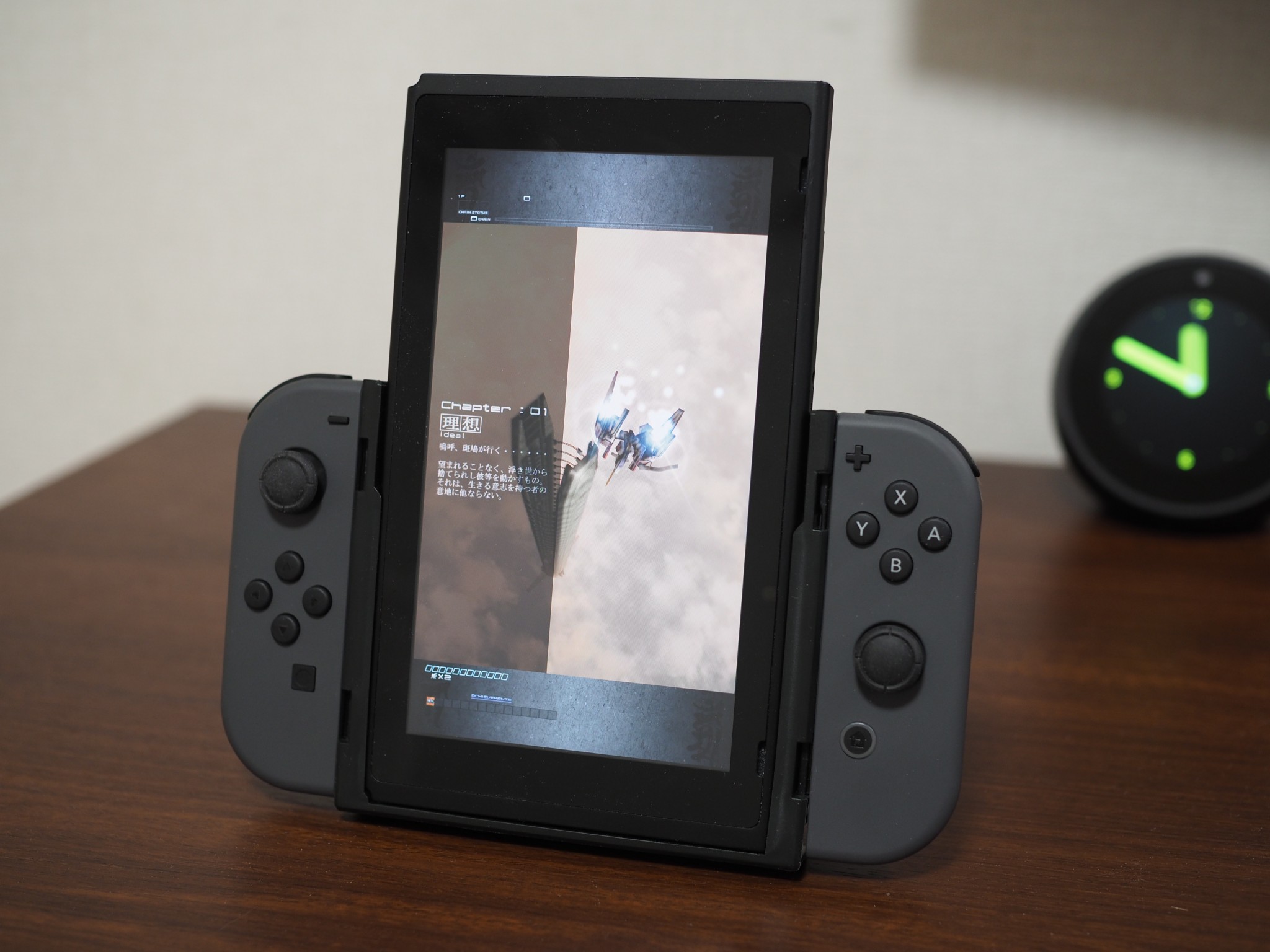 Nintendo Switchを縦持ちでプレイできる「Flip Grip」。縦画面設定の 