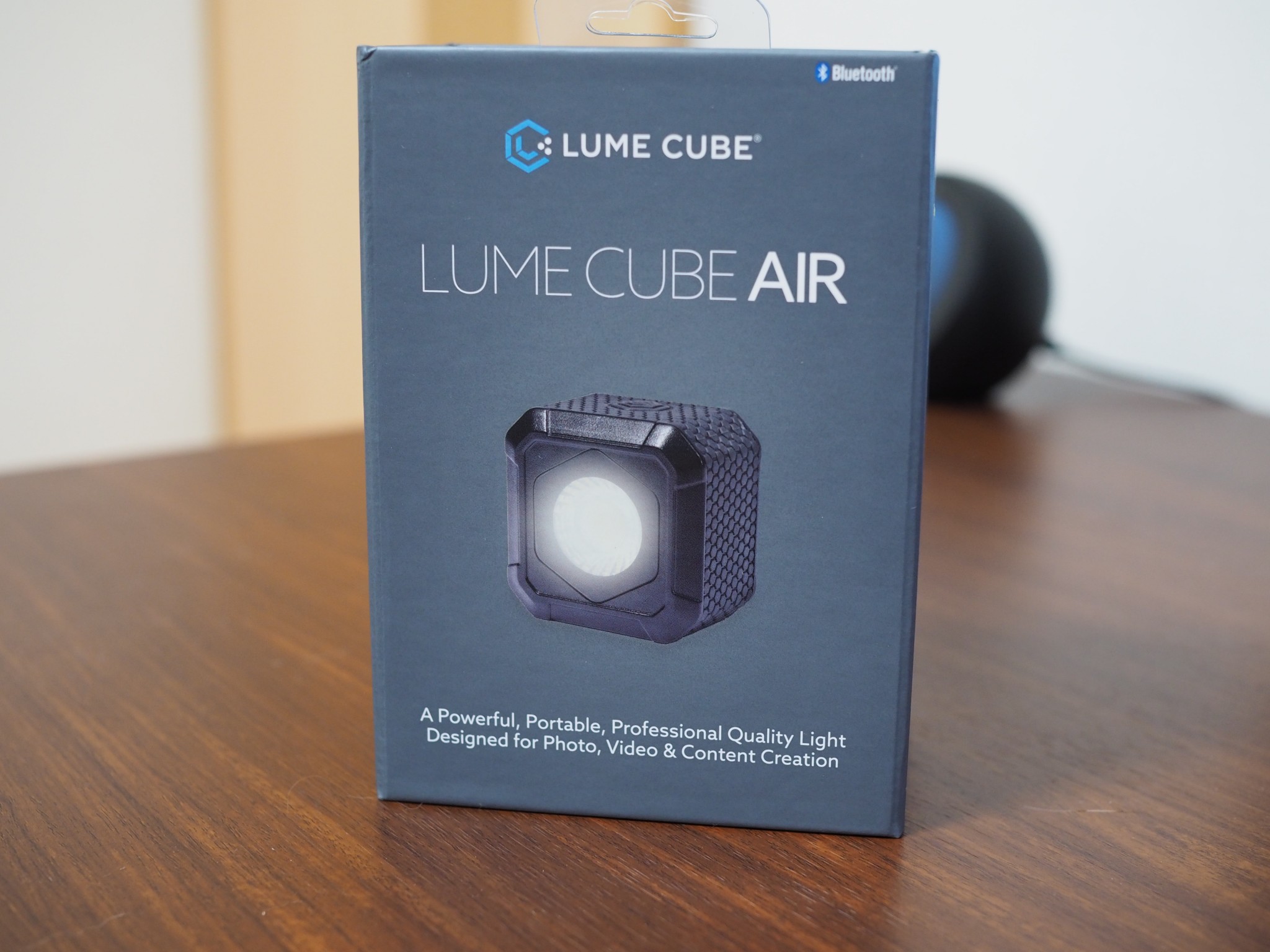 スマホから操作できるLEDライト「LUME CUBE AIR」、補助光としては便利そう Dream Seed.