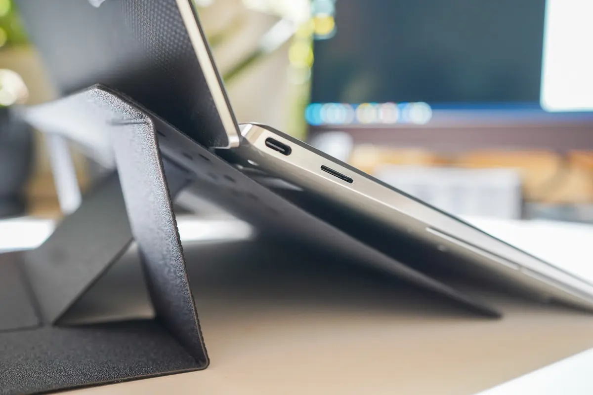 Pcの横にスマホを設置 Moftの ノートpc用スマホホルダー レビュー Pr Dream Seed