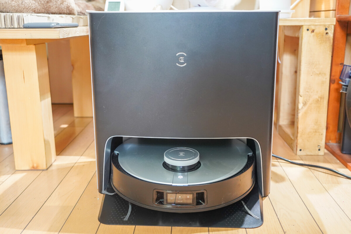 ついにモップの自動洗浄に対応。ロボット掃除機「ECOVACS DEEBOT X1 ...