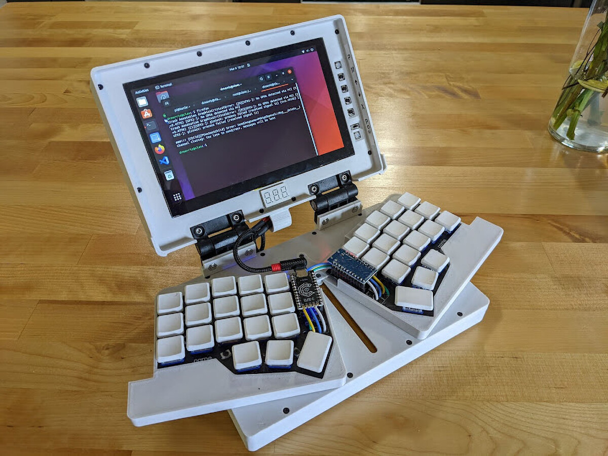 スライドキーボードを備えた自作7インチumpc Chonky Palmtop Dream Seed